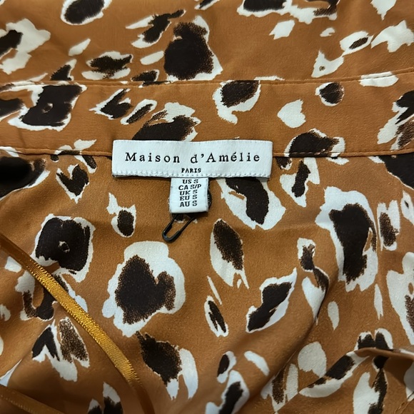 Madison d’Amelie Paris Leopard or Cheetah Animal Print Button Down Small - Picture 5 of 10